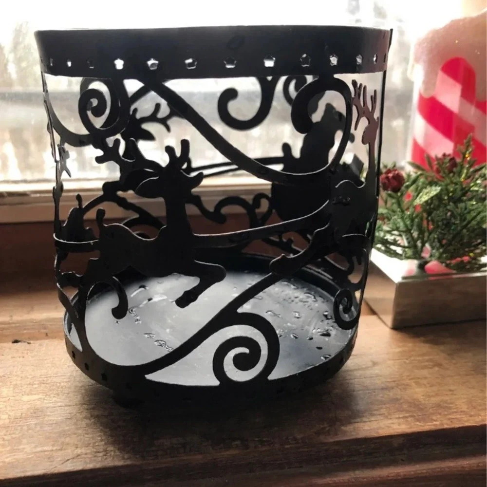 Bath & Body Works Santa Sleigh Reindeer Metal 3-Wick Candle Holder Sleeve Black‎